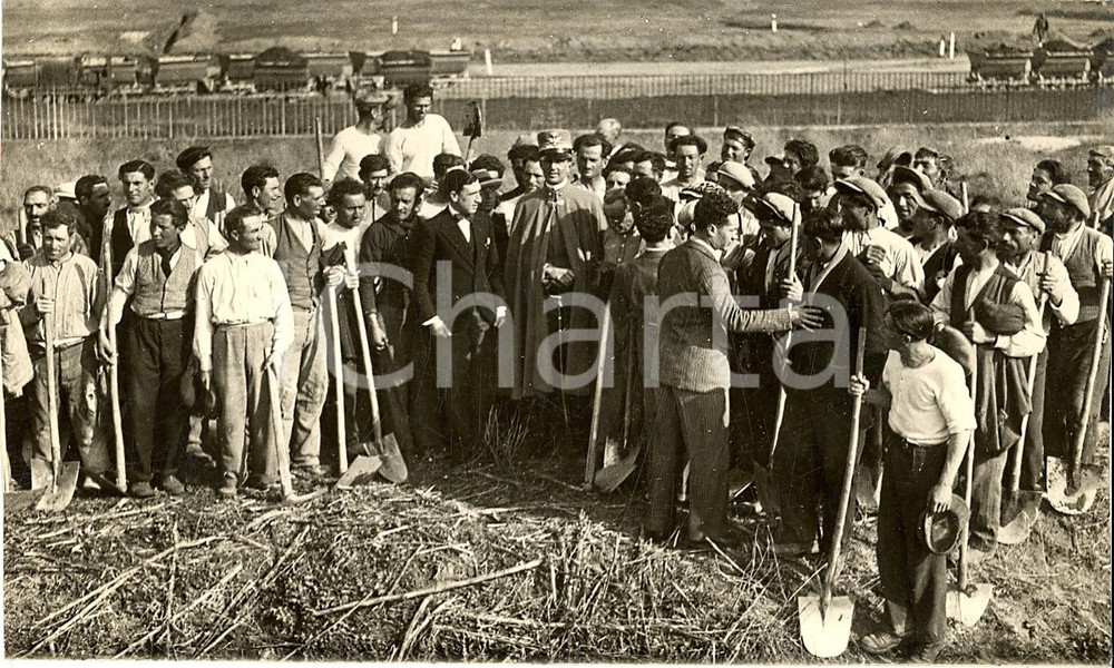 Fotografia d'epoca originale 1932 NAPOLI UMBERTO II con operai all'ippodromo AGNANO 1