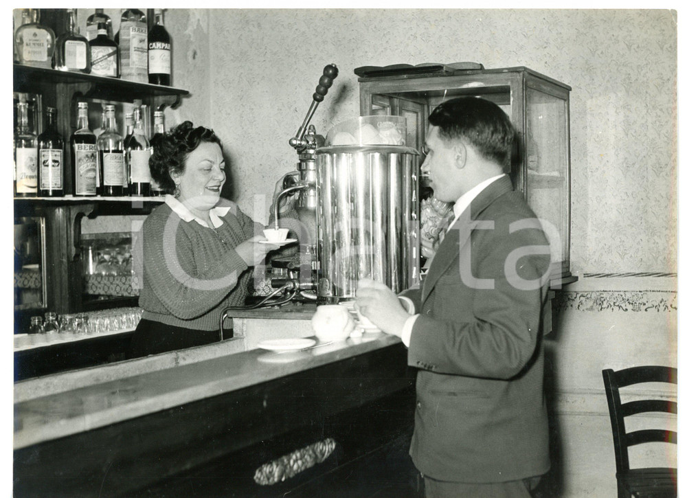 1956 RONCO CANAVESE Margherita BARECCO candidata Partito Indipendente *Foto Fotografia d'epoca con didascalia coeva.  CONDIZIONI: G FORMATO: 24x18 cm     originale e autentica 1