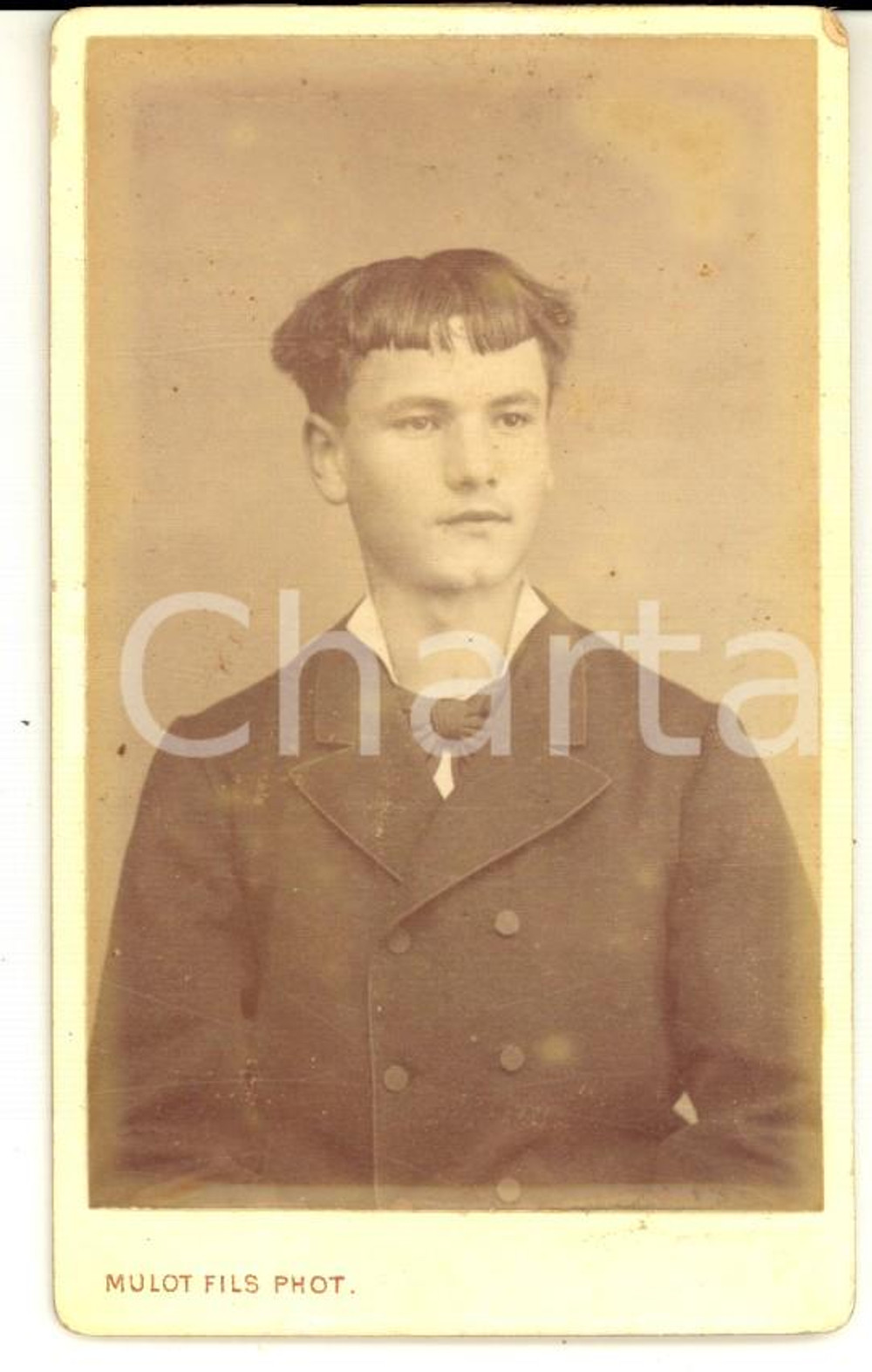 Fotografia d epoca originale 1890 ca PARIS Ritratto di giovane uomo con la frangetta Foto MULOT Fils CDV 1