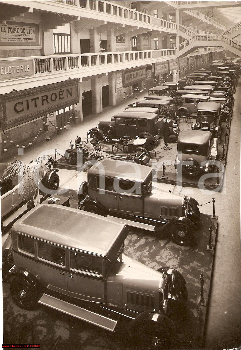 Fotografia d epoca originale 1935 Lyon  Salon Automobile Photographie epoque Photo 1