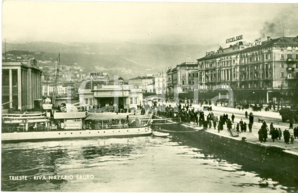Cartolina originale da collezione 1940 ca TRIESTE Riva NAZARIO SAURO Cartolina ANIMATA FP NV 1