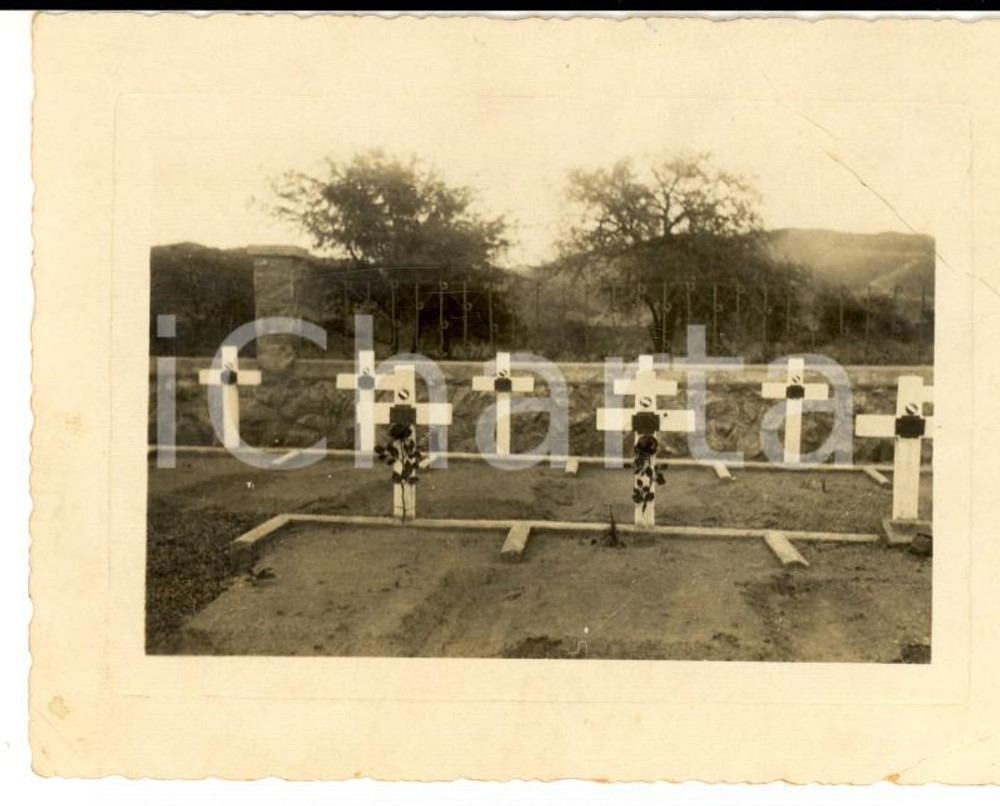 Fotografia d epoca originale 1937 AOI ETIOPIA Cimitero ditta GONDRAND  Tombe delle vittime Foto 11x8 cm 1