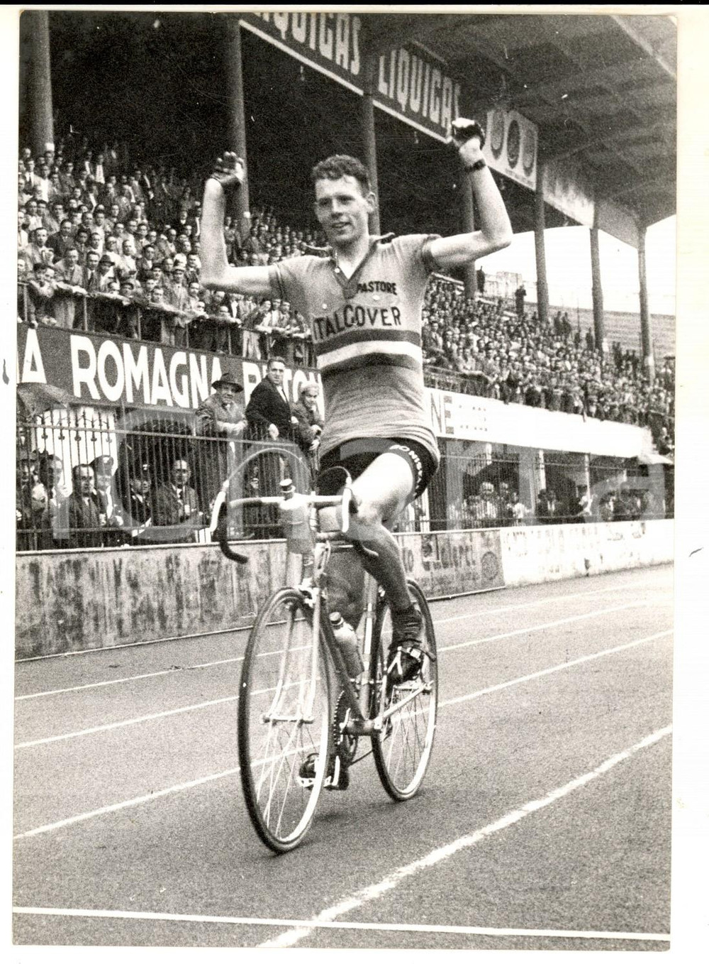 Fotografia d epoca originale 1956 CICLISMO GIRO D ITALIA Michel STOLKER vince la 15 tappa Fotografia 14x18 1