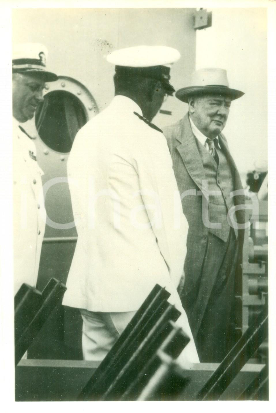 Fotografia d epoca originale 1945 ca LONDON Winston CHURCHILL a bordo di un cacciatorpediniere Fotografia 1