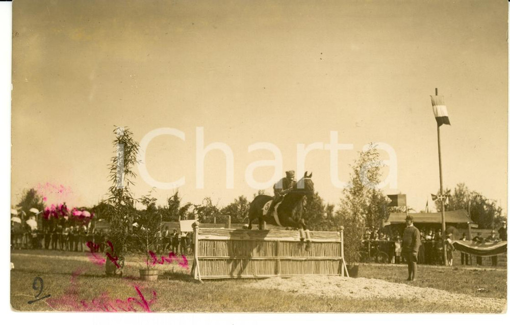Fotografia d'epoca originale 1915 ca ROMA Militari in addestramento alla SCUOLA DI CAVALLERIA Piazza di SIENA 1