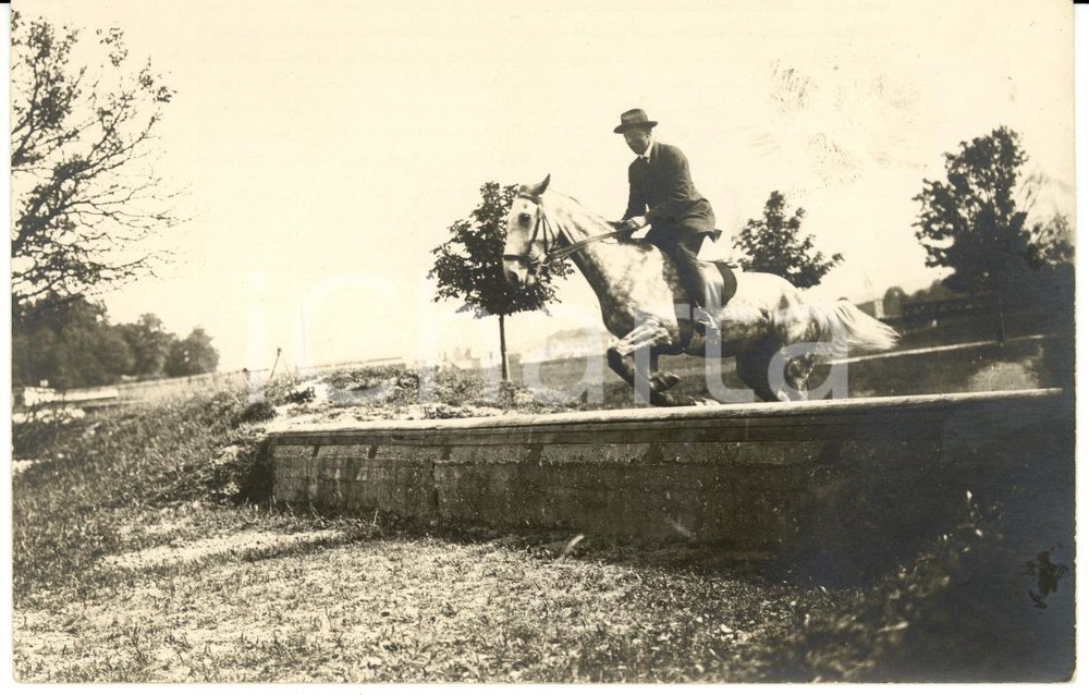 Fotografia d'epoca originale 1915 ca TORINO Fantino al salto dell'ostacolo *Fotografia FP NV 1