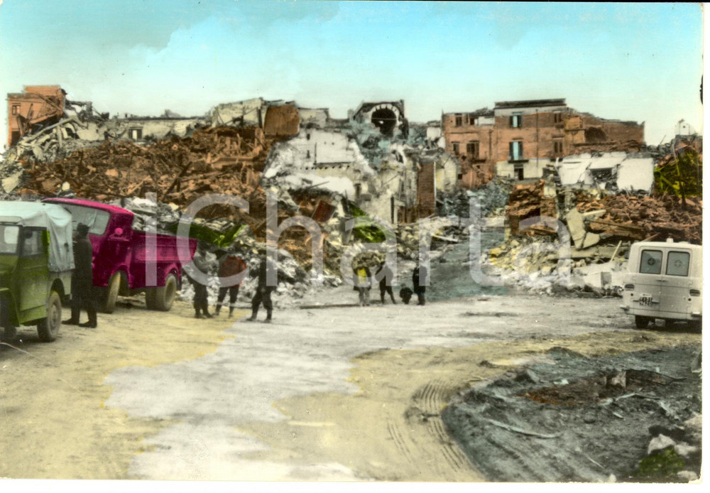 Cartolina originale da collezione 1970 ca GIBELLINA (TP) Dopo il terremoto Via Cavour *Cartolina postale FG NV 1
