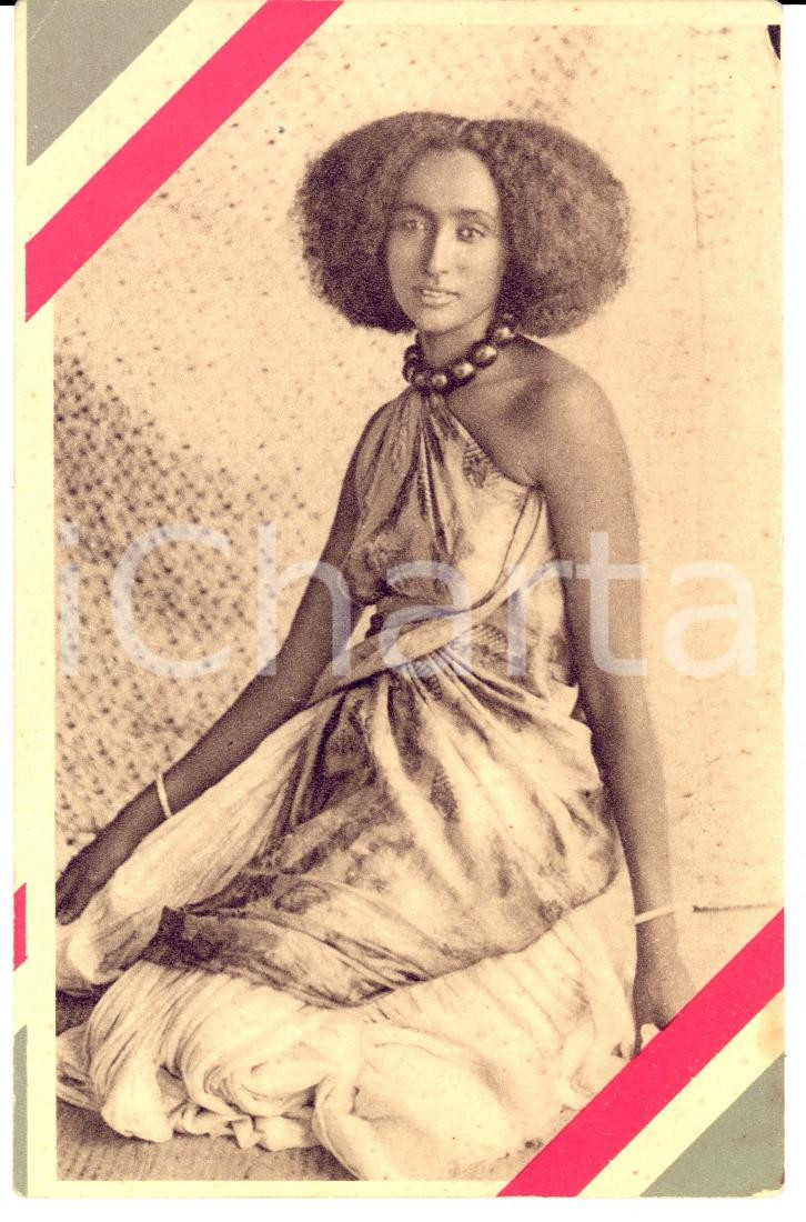 Cartolina originale da collezione 1930 ca AOI Giovane bellezza somala seduta Cartolina COLONIALE FP NV 1