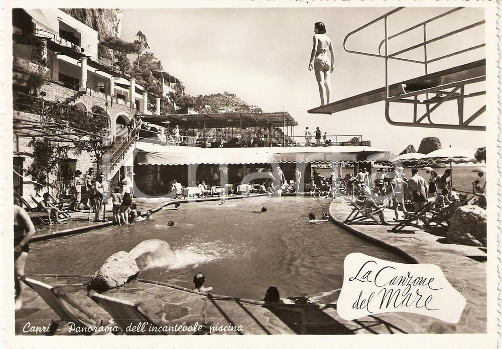 Cartolina originale da collezione 1955 ca CAPRI (NA) Tuffi in piscina stabilimento LA CANZONE DEL MARE *Animata FG 1