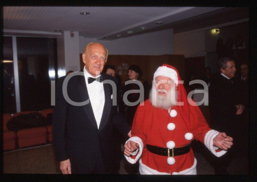 Fotografia d epoca originale 1998 I TRE TENORI Raimondo VIANELLO con Babbo Natale 35mm vintage slide 1 1