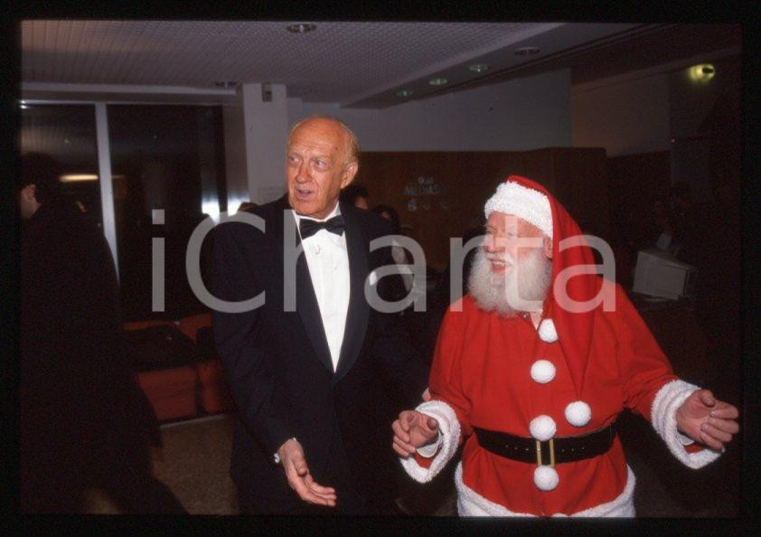 Fotografia d epoca originale 1998 I TRE TENORI Raimondo VIANELLO con Babbo Natale 35mm vintage slide 6 1