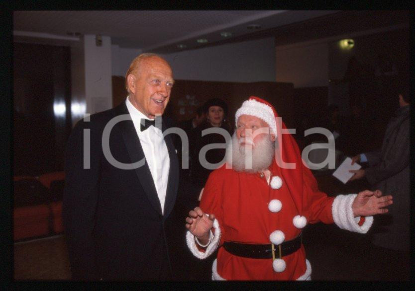 Fotografia d epoca originale 1998 I TRE TENORI Raimondo VIANELLO con Babbo Natale 35mm vintage slide 7 1