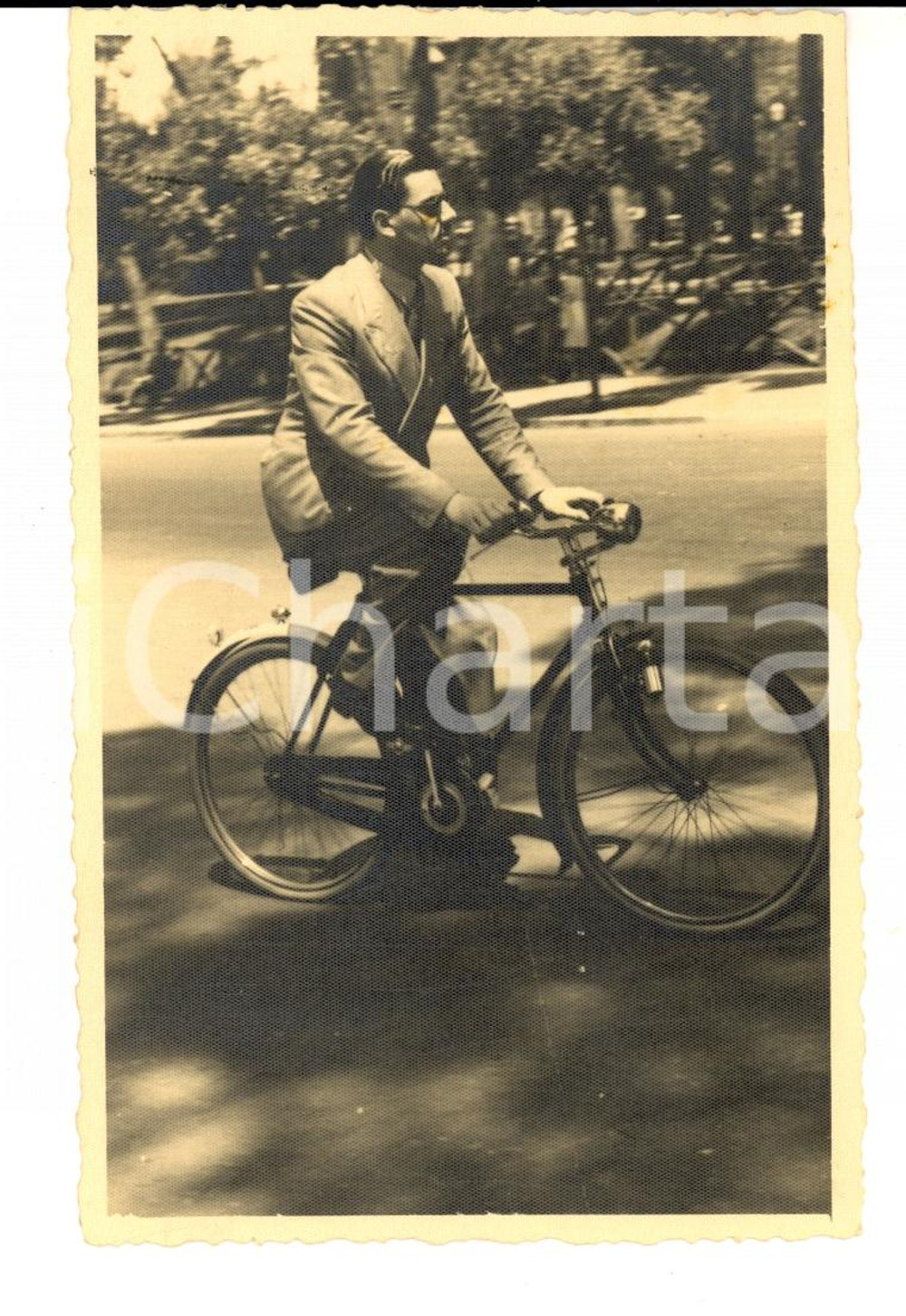 Fotografia d'epoca originale 1940 TORINO Parco del VALENTINO Autarchia dei combustibili... italiani in bici 1