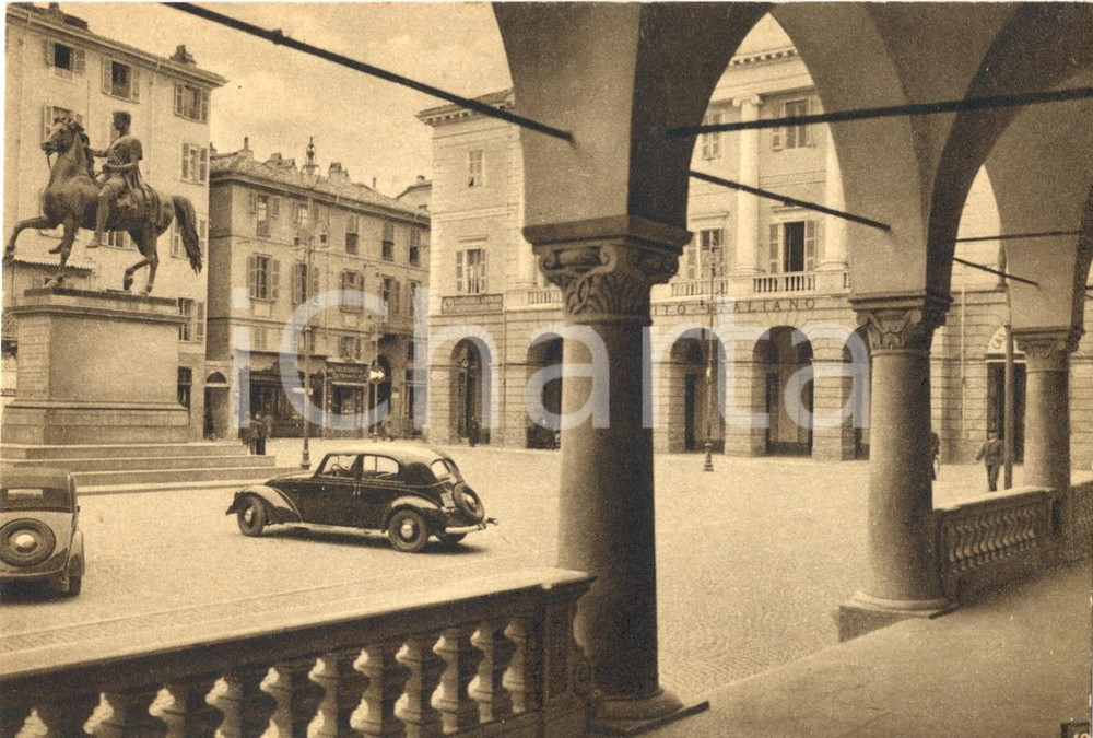 Cartolina originale da collezione 1940 ca CASALE MONFERRATO AL Piazza Mazzini Cartolina postale ANIMATA FG NV 1