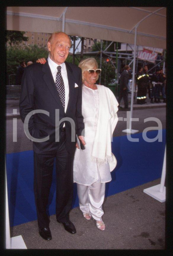 Fotografia d epoca originale Raimondo VIANELLO Sandra MONDAINI  TELEGATTI 1990 35 mm vintage slide 1 1