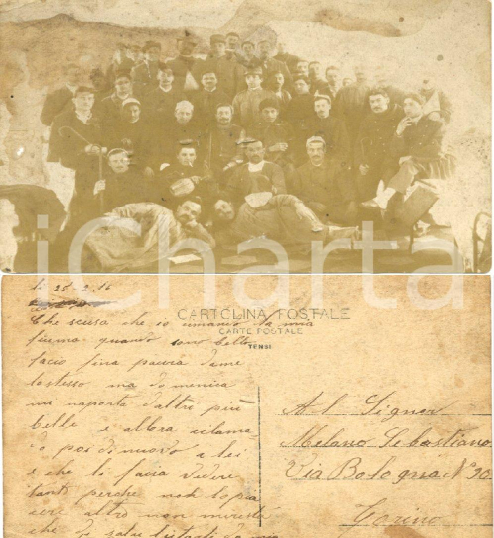 Fotografia d'epoca originale 1916 WW1 ZONA DI GUERRA Militari in camerata con fiaschi e bastoni *Foto FP 1