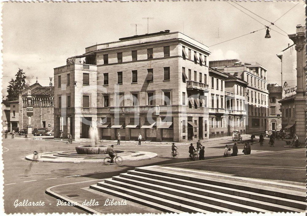 Cartolina originale da collezione 1960 GALLARATE (VA) Piazza della LibertÃ  CARTOLINA ANIMATA FG VG 1