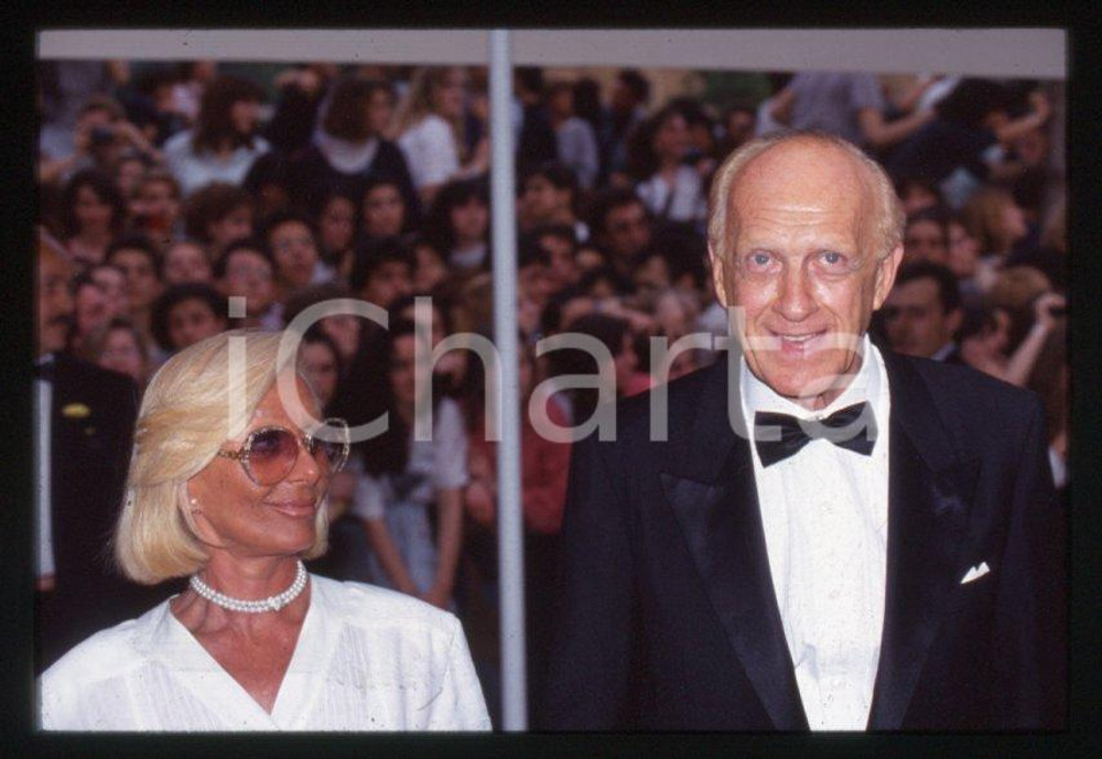 Fotografia d epoca originale Raimondo VIANELLO Sandra MONDAINI  TELEGATTI 1990 ca 35 mm vintage slide 1 1