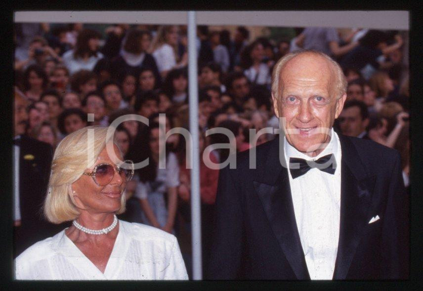 Fotografia d epoca originale Raimondo VIANELLO Sandra MONDAINI  TELEGATTI 1990 ca 35 mm vintage slide 1 1
