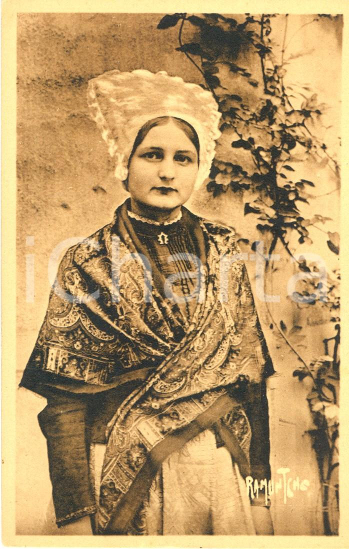 Cartolina originale da collezione 1910 CHARENTE F Femme en costume AUNIS SAINTONGE Carte postale FP NV 1