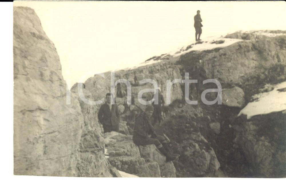 Fotografia d epoca originale 1920 ca PICCOLO SAN BERNARDO AO Alpinisti in pausa durante arrampicata Foto 1