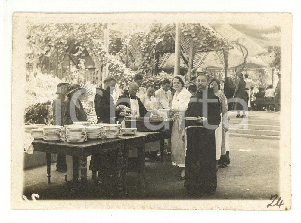 Fotografia d'epoca originale 1932 ALESSANDRIA Vescovo di Rodi - mensa poveri 1