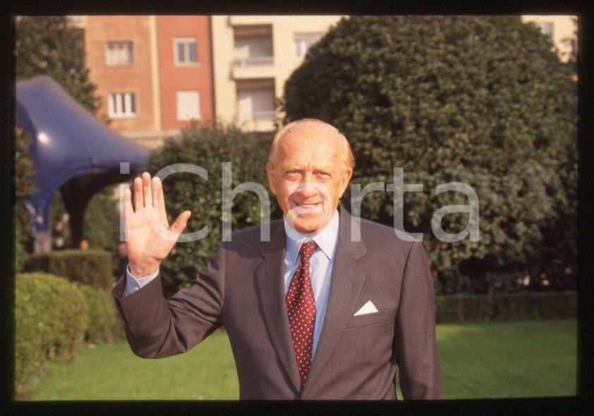 Fotografia d epoca originale Raimondo VIANELLO  Evento in villa  1995 ca 35 mm vintage slide 42 1