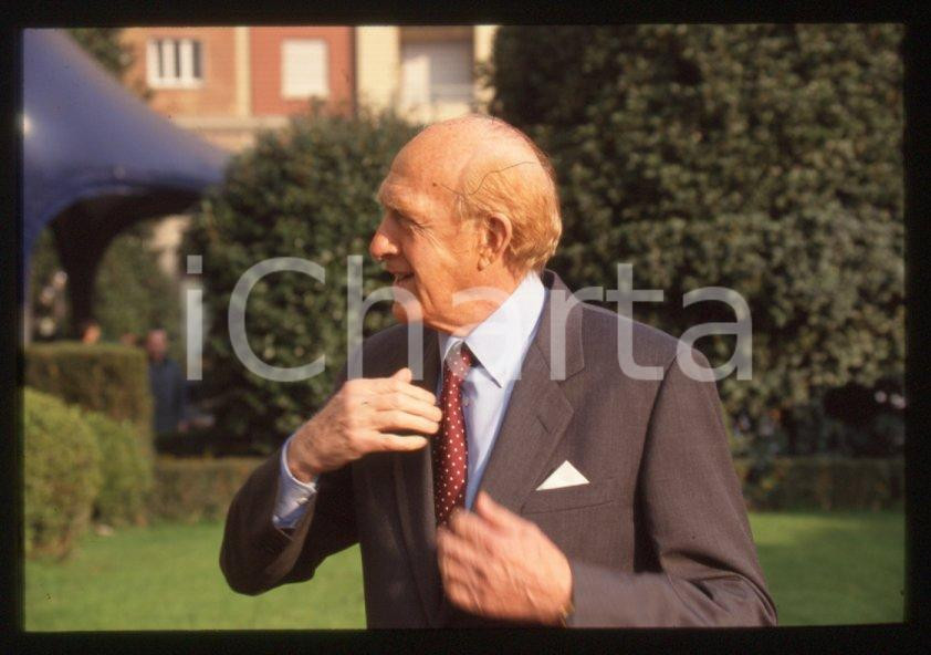 Fotografia d epoca originale Raimondo VIANELLO  Evento in villa  1995 ca 35 mm vintage slide 56 1
