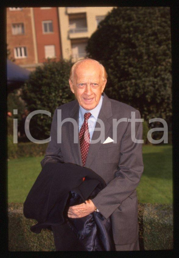Fotografia d epoca originale Raimondo VIANELLO  Evento in villa  1995 ca 35 mm vintage slide 68 1