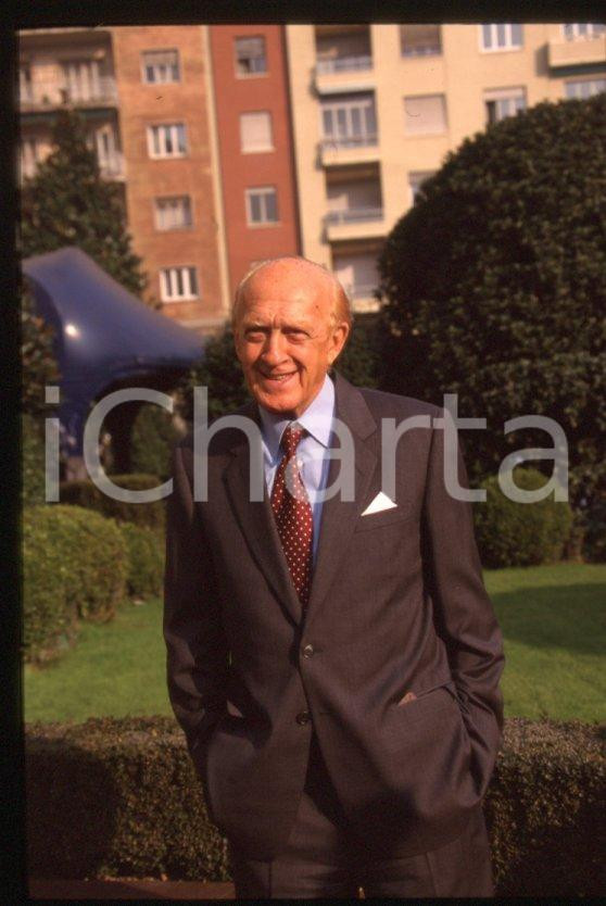 Fotografia d epoca originale Raimondo VIANELLO  Evento in villa  1995 ca 35 mm vintage slide 72 1