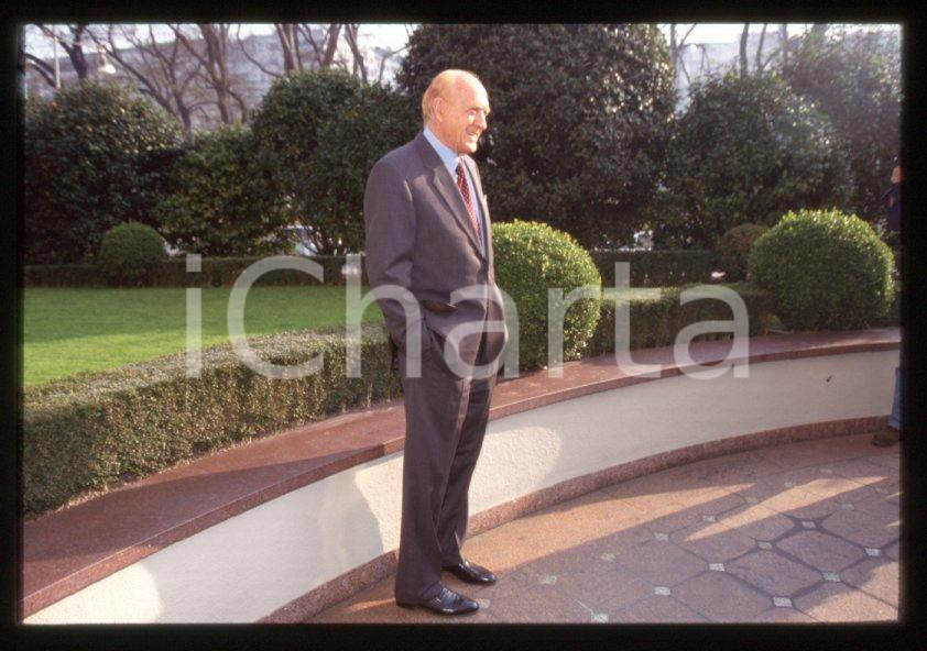 Fotografia d epoca originale Raimondo VIANELLO  Evento in villa  1995 ca 35 mm vintage slide 80 1