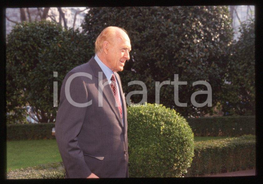 Fotografia d epoca originale Raimondo VIANELLO  Evento in villa  1995 ca 35 mm vintage slide 91 1