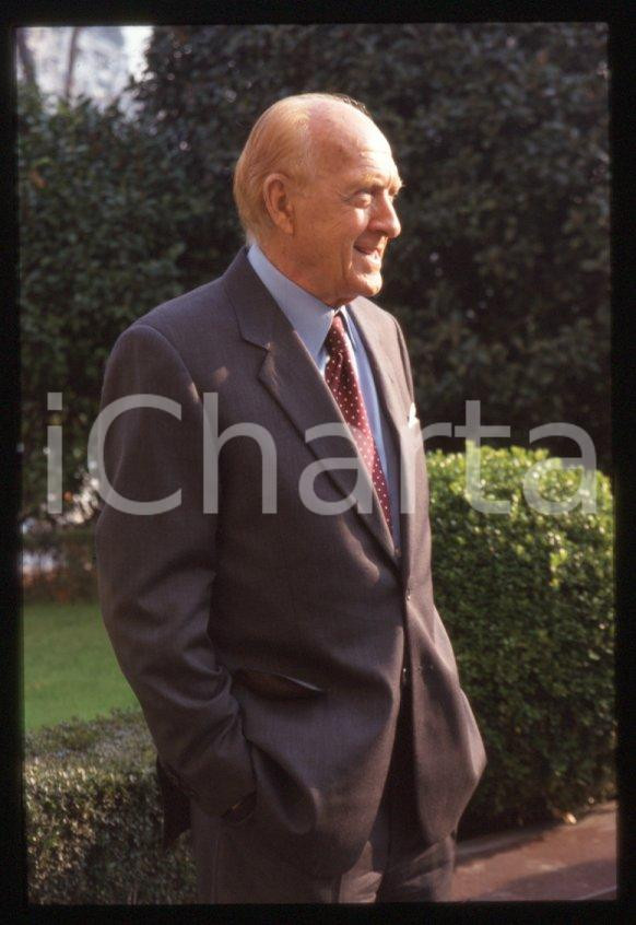 Fotografia d epoca originale Raimondo VIANELLO  Evento in villa  1995 ca 35 mm vintage slide 94 1