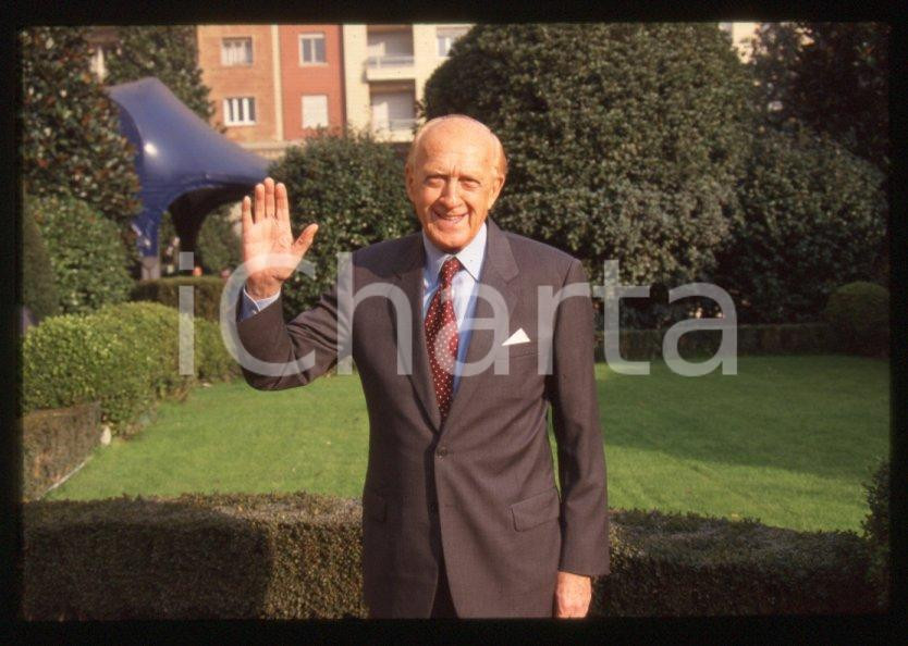 Fotografia d epoca originale Raimondo VIANELLO  Evento in villa  1995 ca 35 mm vintage slide 103 1