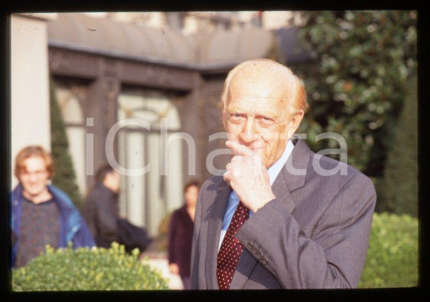 Fotografia d epoca originale Raimondo VIANELLO  Evento in villa  1995 ca 35 mm vintage slide 108 1