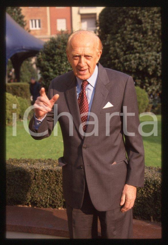 Fotografia d epoca originale Raimondo VIANELLO  Evento in villa  1995 ca 35 mm vintage slide 115 1