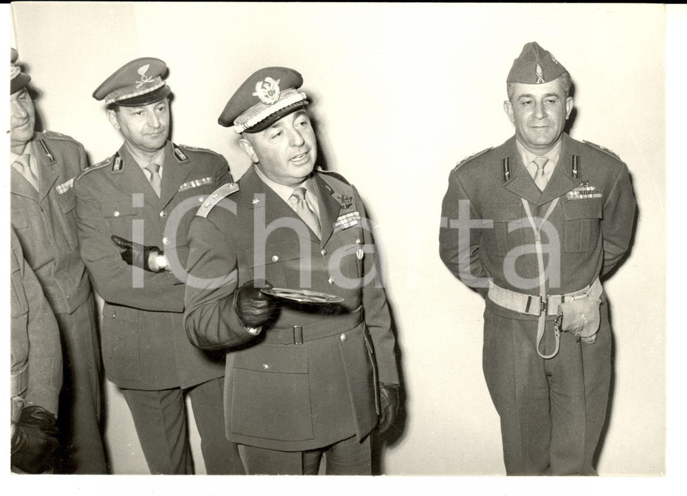 Fotografia d'epoca originale 1961 BERGAMO Divisione LEGNANO - Generale Comandante in visita *Foto 18x13 1
