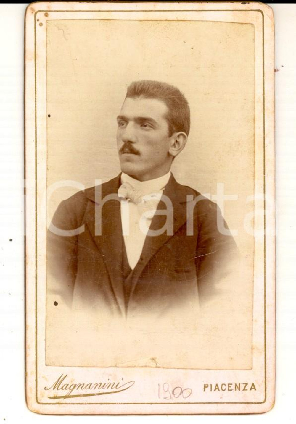 Fotografia d'epoca originale 1900 PIACENZA Ritratto maschile con cravattino a quadretti *Foto MAGNANINI 1