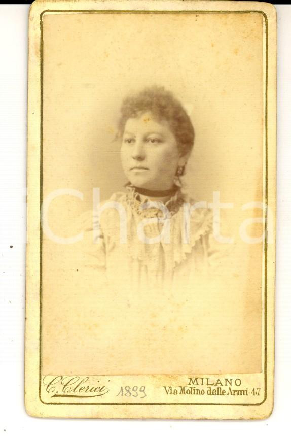 Fotografia d'epoca originale 1899 MILANO Ritratto di donna in abito bianco *Fotografia Claudio CLERICI 1