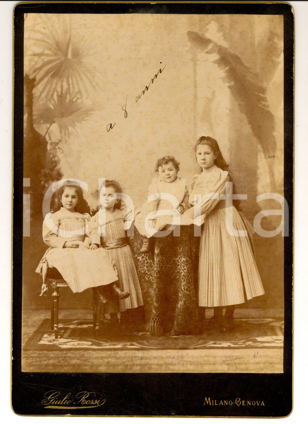 Fotografia d epoca originale 1891 MILANO Ritratto di famiglia con quattro bambine Foto Giulio ROSSI 18x25 1