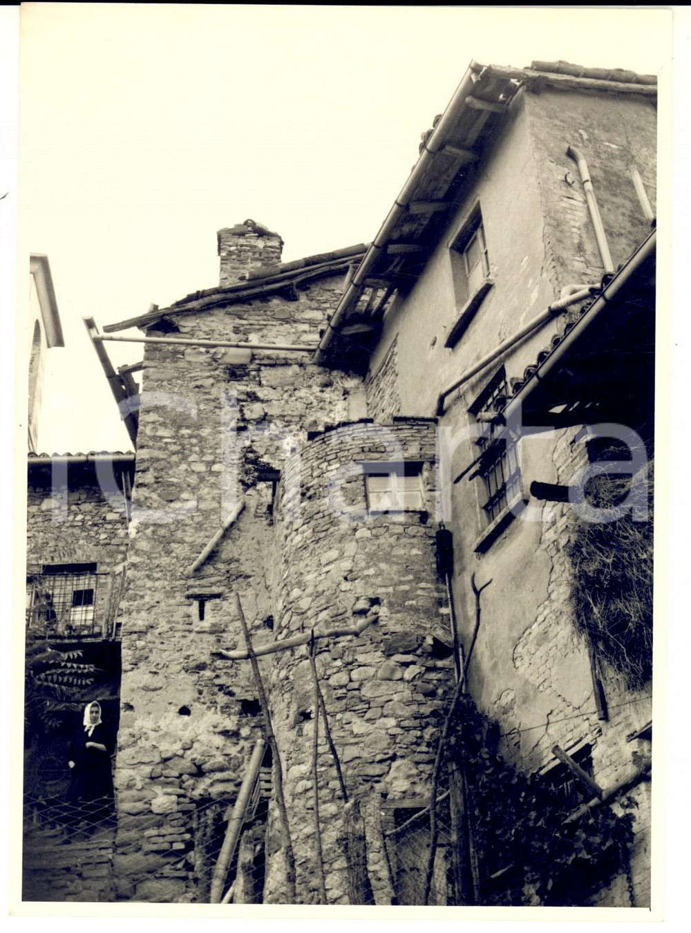 Fotografia d epoca originale 1960 ca RETORBIDO PV Veduta di un abitazione tipica Fotografia artistica 1