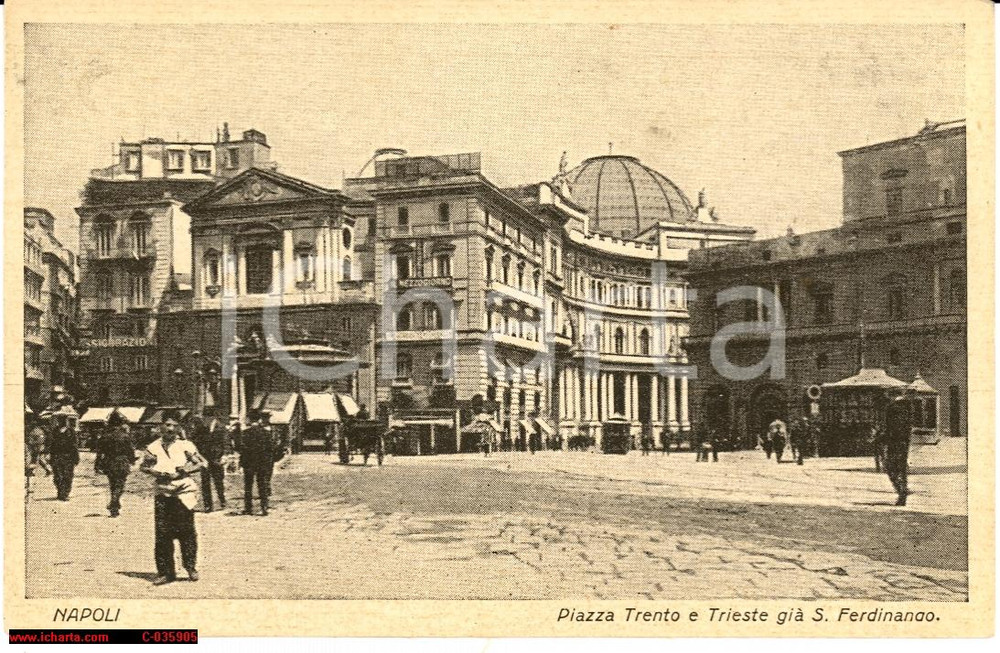 Cartolina originale da collezione 1930 Napoli - Piazza Trento e Trieste ANIMATISSIMA 1
