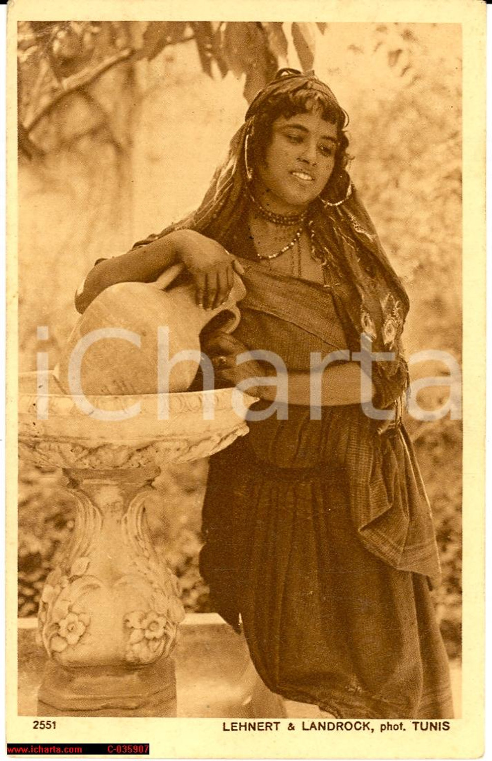 Cartolina originale da collezione 1915 Tripoli *Bellezza beduina alla fonte 1