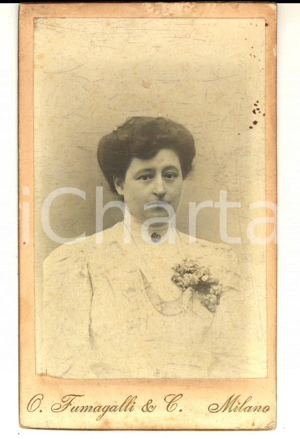 Fotografia d epoca originale 1890 ca MILANO Ritratto della sig.ra LISCI con fiori al petto Foto FUMAGALLI 1