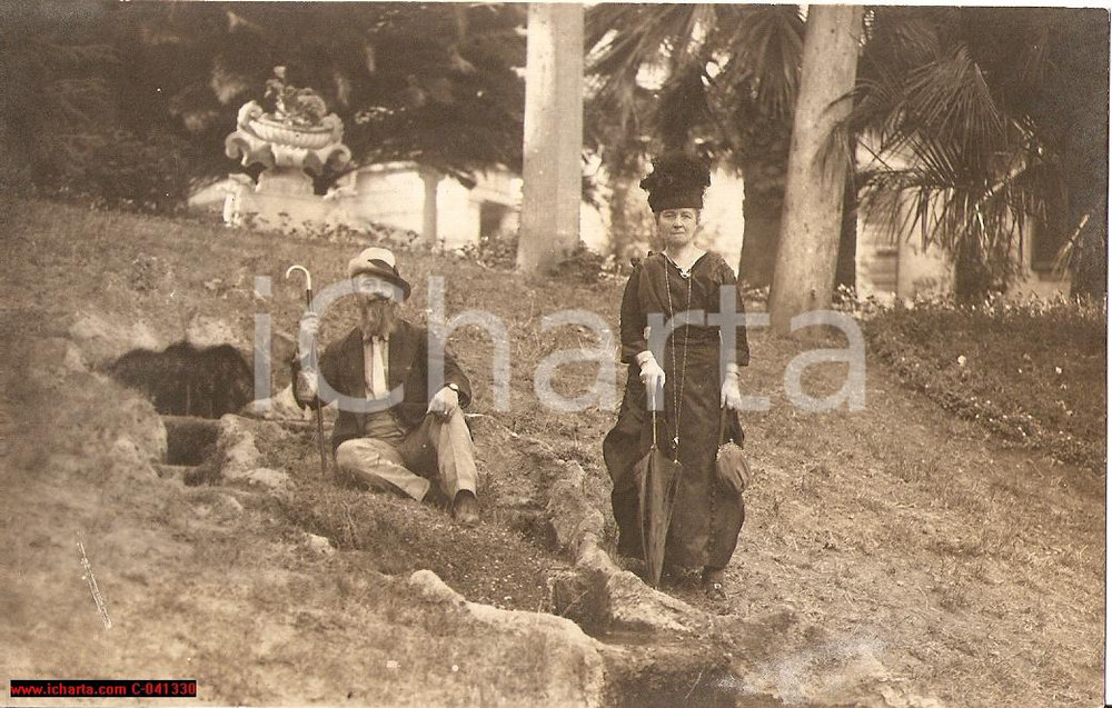 Cartolina originale da collezione 1920 MONTECATINI (PT) Figure in abiti d'epoca FP NV 1