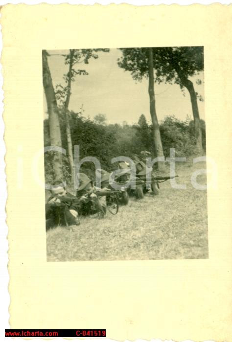 Fotografia d epoca originale 1945 WW2 VALLE DI LANZO Partigiani con fucili spianati 1