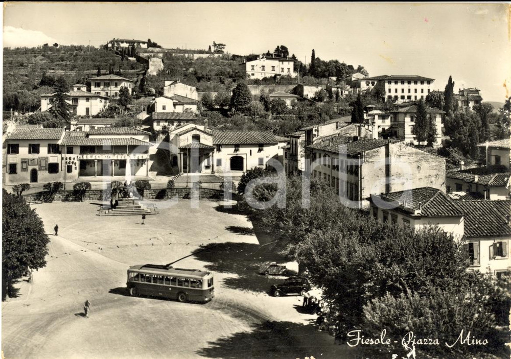 Cartolina originale da collezione 1953 FIESOLE (FI) Passaggio di filobus in piazza MINO 1