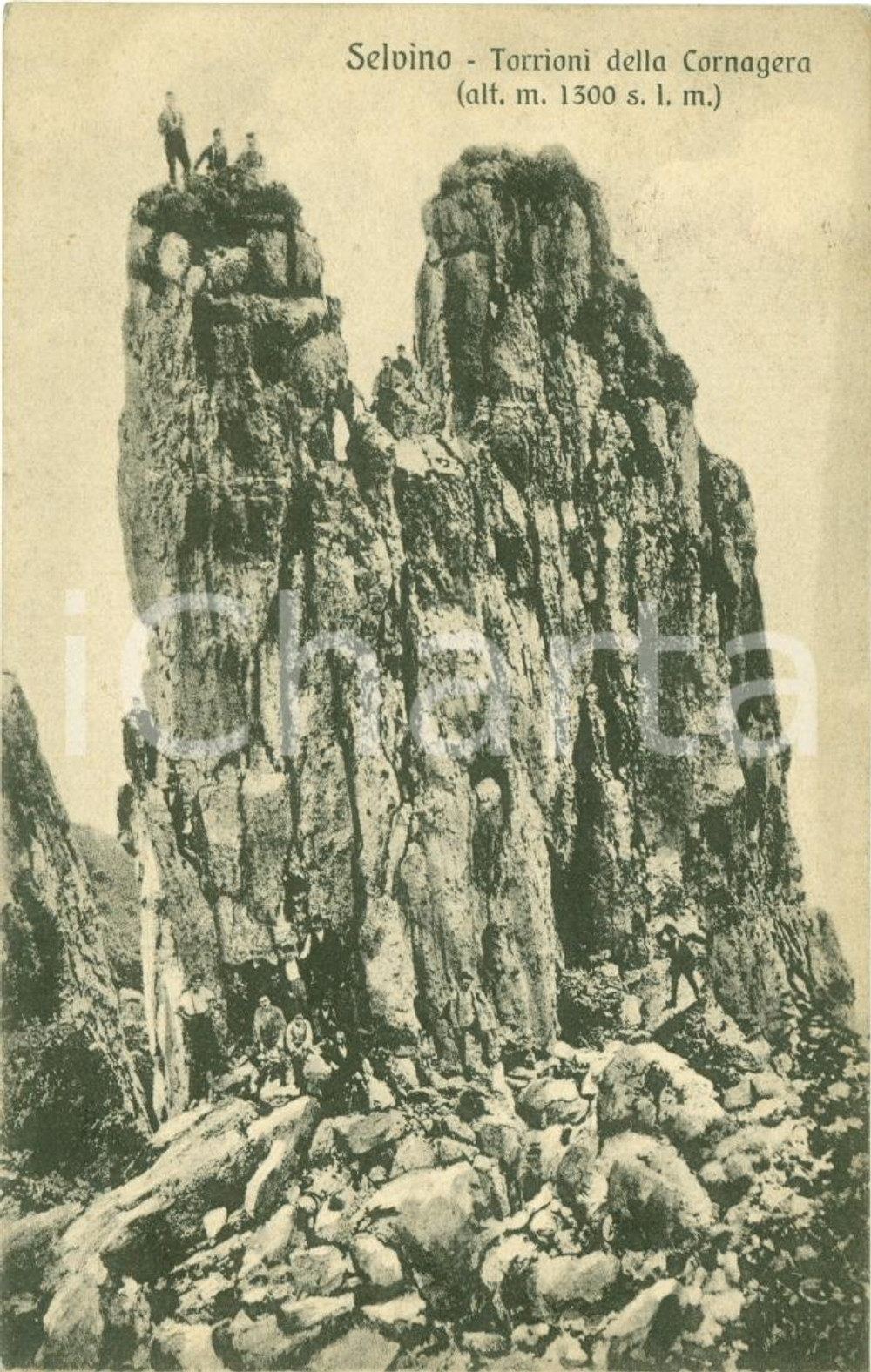 Cartolina originale da collezione 1931 SELVINO (BG) Torrioni della CORNAGERA Animata Cartolina FP NV 1