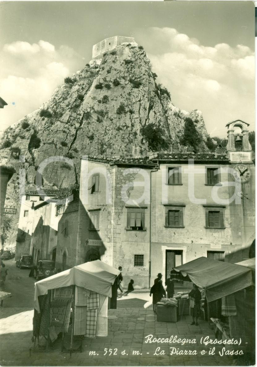 Cartolina originale da collezione 1957 ROCCALBEGNA GR La piazza del mercato e la rocca FG VG Cartolina 1