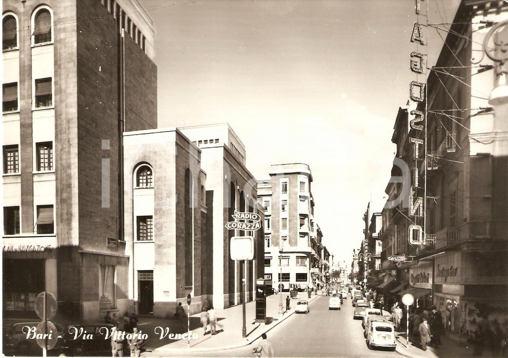 Cartolina originale da collezione 1958 BARI Via Vittorio Veneto BELLA ANIMAZIONE FG VG 1